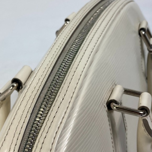 LOUIS VUITTON White Leather Boston Bag - Picture 12 of 16
